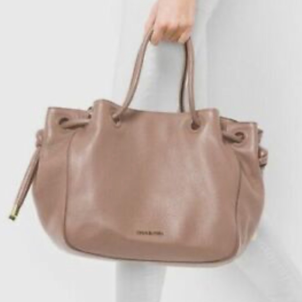 MICHAEL KORS DALIA LARGE DRAWSTRING SHOULDER TOTE